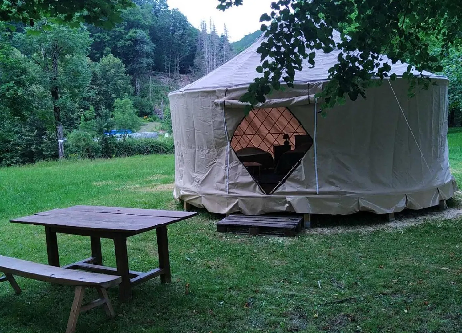 Tentes Canadienne - Camping Des Trois Rivieres Bassignac