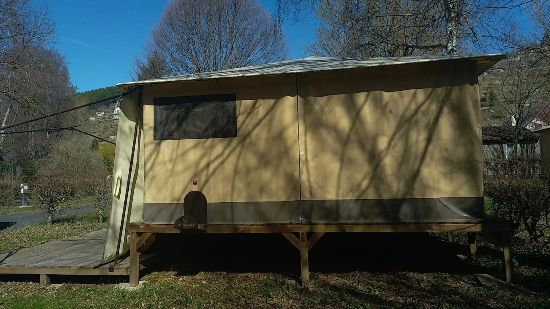 Tentes Canadienne - Camping Des Trois Rivieres Bassignac Campsite